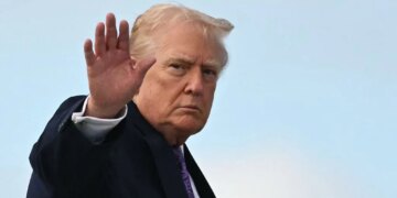 White House Confirms Second Strike on Alleged Drug Boat and Defends Move as Legal