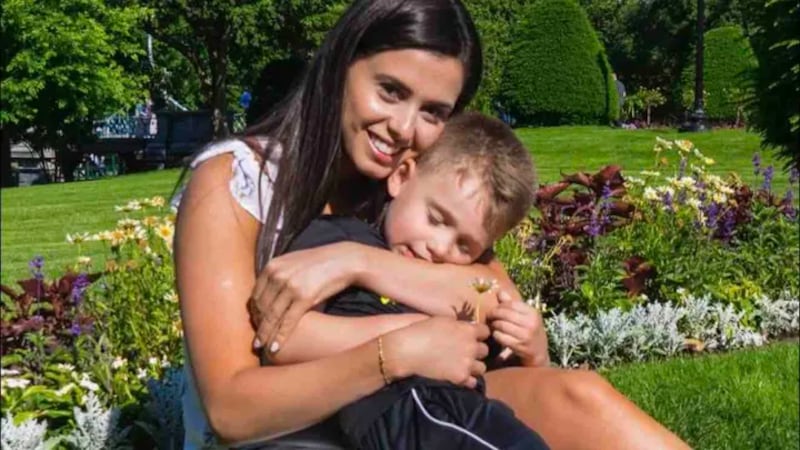 Bruna Ferreira and her son