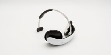 You can soon treat depression at home with this brain-stimulating headset