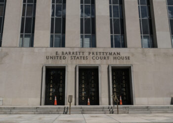 Noem, in a defiant court filing, offers few details on migrant flights to El Salvador