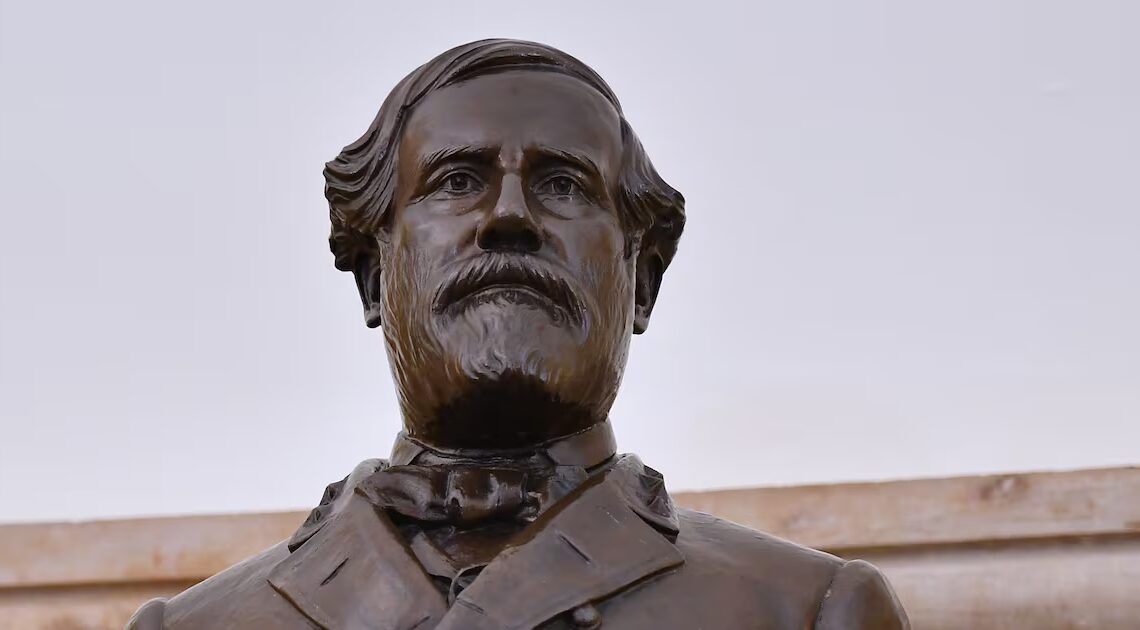 MAGA Erupts Over Statue That Hasn’t Existed for Years