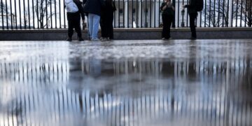 Solstice-weekend eve was not wintry — but windy and wet