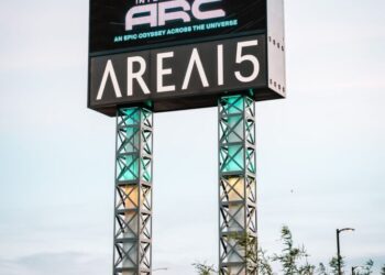 Interstellar Arc Serves Up Alien Foxes, Exoplanets, and VR Carl Sagan