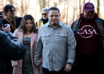 Judge extends bar on Kilmar Abrego García’s re-detainment