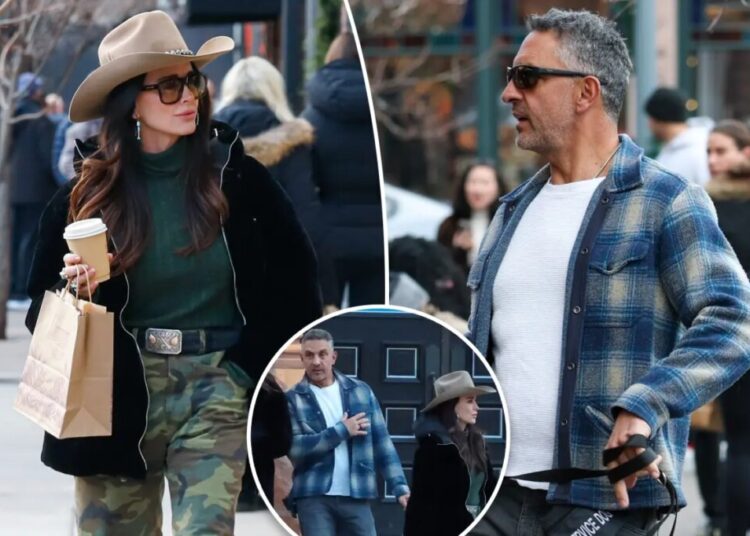 Exes Kyle Richards and Mauricio Umansky reunite in Aspen after awkward family Thanksgiving