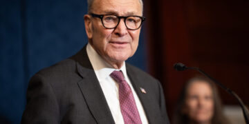 Schumer says bomb threats were emailed to his New York offices