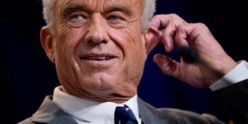 RFK Jr., 71, Turns Up at DJ’s Aspen Show Surrounded by Federal Agents