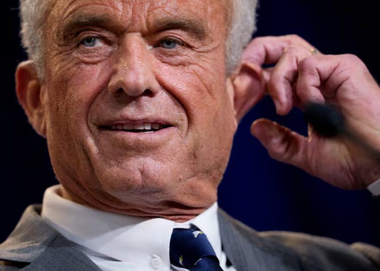 RFK Jr., 71, Turns Up at DJ’s Aspen Show Surrounded by Federal Agents