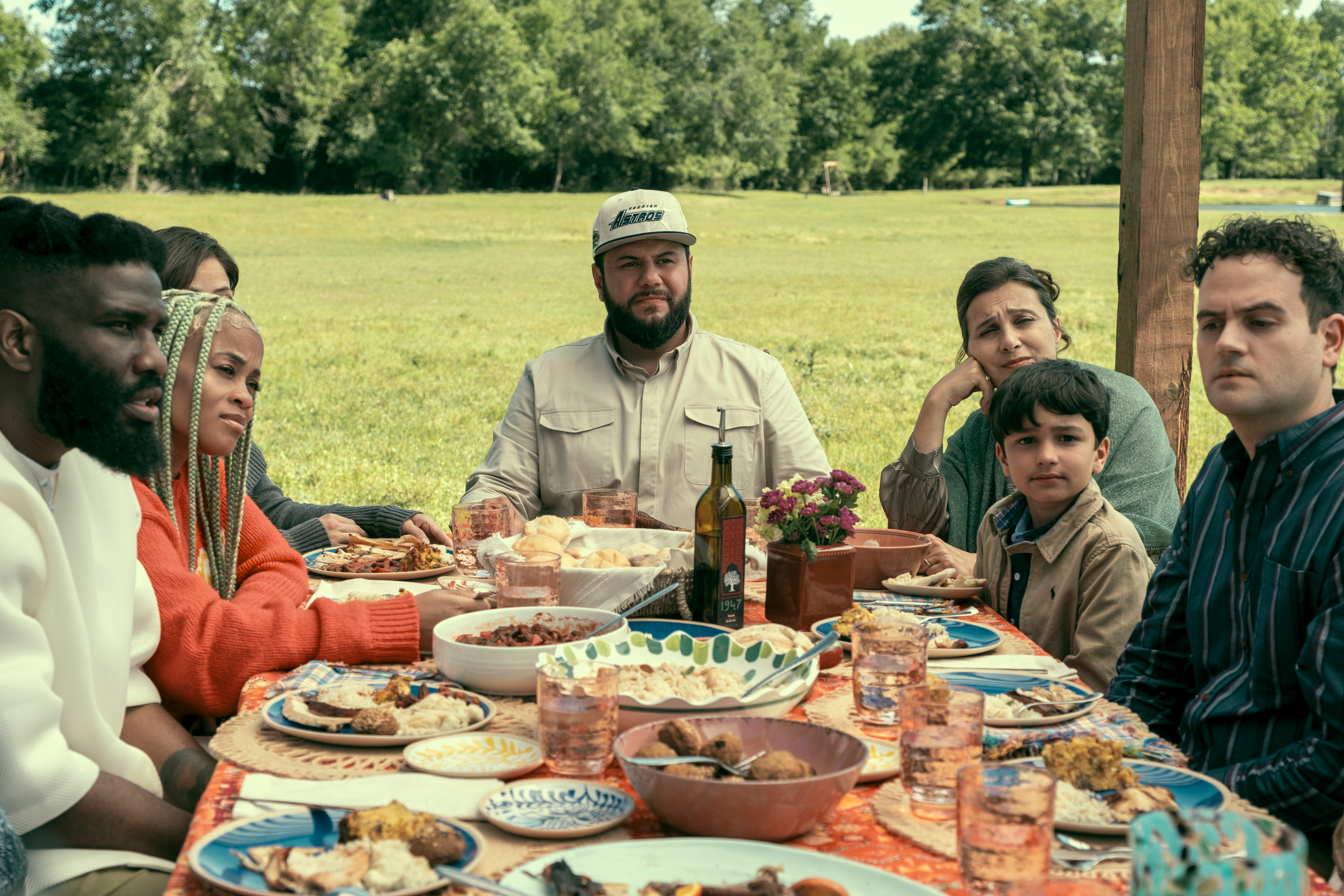 MO. (L to R) Tobe Nwigwe as Nick, Martica 'Fat' Nwigwe as Toya, Mo Amer as Mo, Farah Bsieso as Yusra, Chase Robin as Osama, Omar Elba as Sameer in episode 207 of MO. Cr. © 2024