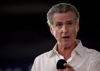 Gavin Newsom Savages Trump’s ‘Walk of Fame’ With Mock Replacement