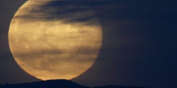 Look up tonight to see the year’s final supermoon