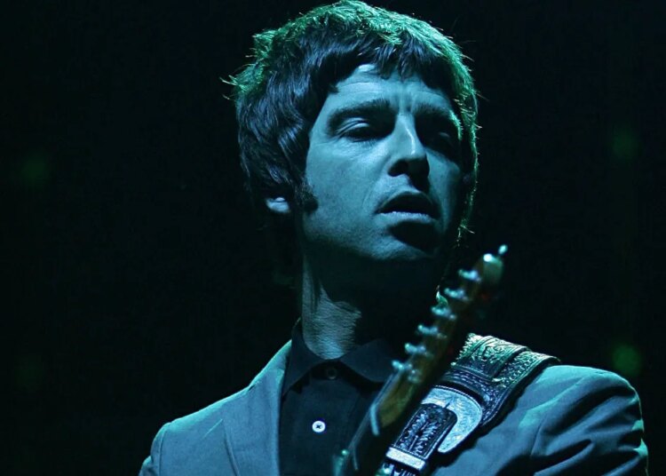 On This Day in 2006, Lucky Oasis Fan Has ‘Daft Punk Is Playing at My House’ Moment