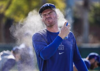 FDA proposes use of new sunscreen ingredient already allowed abroad