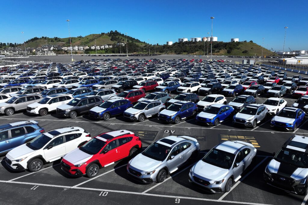 Economic growth surges in late summer, the highest in two years