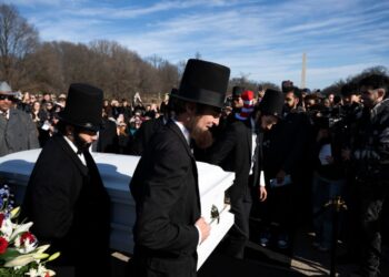 A funeral for the penny draws Lincoln impersonators and Victorian garb