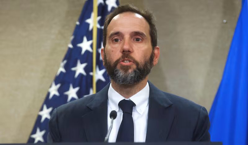 2023-06-09T195402Z_568861928_RC2RF1ADK9IC_RTRMADP_3_USA-TRUMP-DOCUMENTS_la0dkr