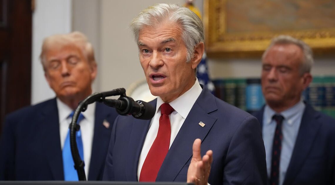 Dr. Oz Lectures Federal Workers on Holiday Healthy Eating