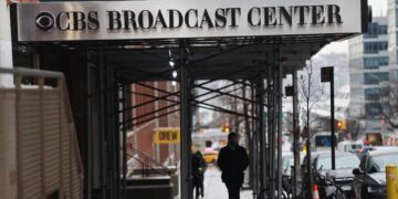 Bari Weiss defends held “60 Minutes” story in email to CBS News staff