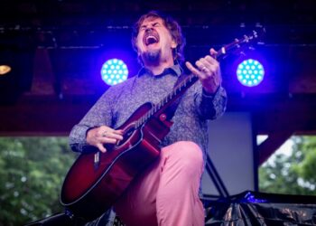 John Darnielle takes Mountain Goats fans on a tour of his lyrics