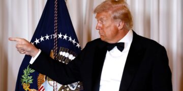 Immigrants ‘Plucked Out’ of Oath Ceremony Lines After Trump Order