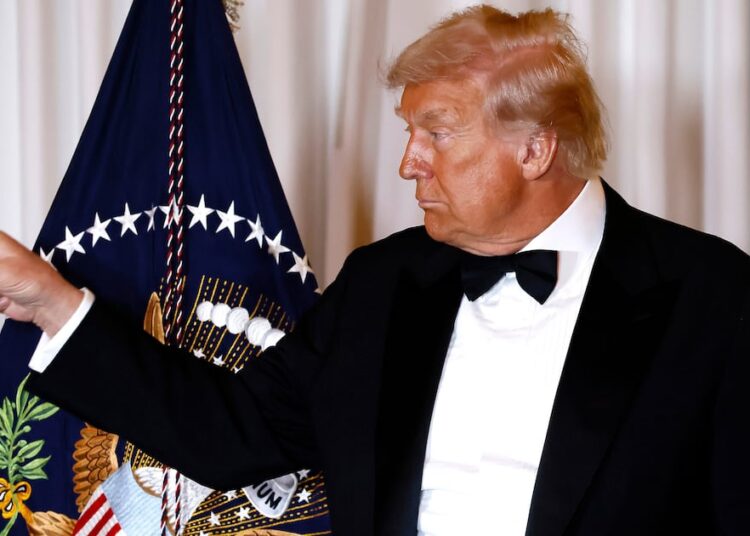 Immigrants ‘Plucked Out’ of Oath Ceremony Lines After Trump Order