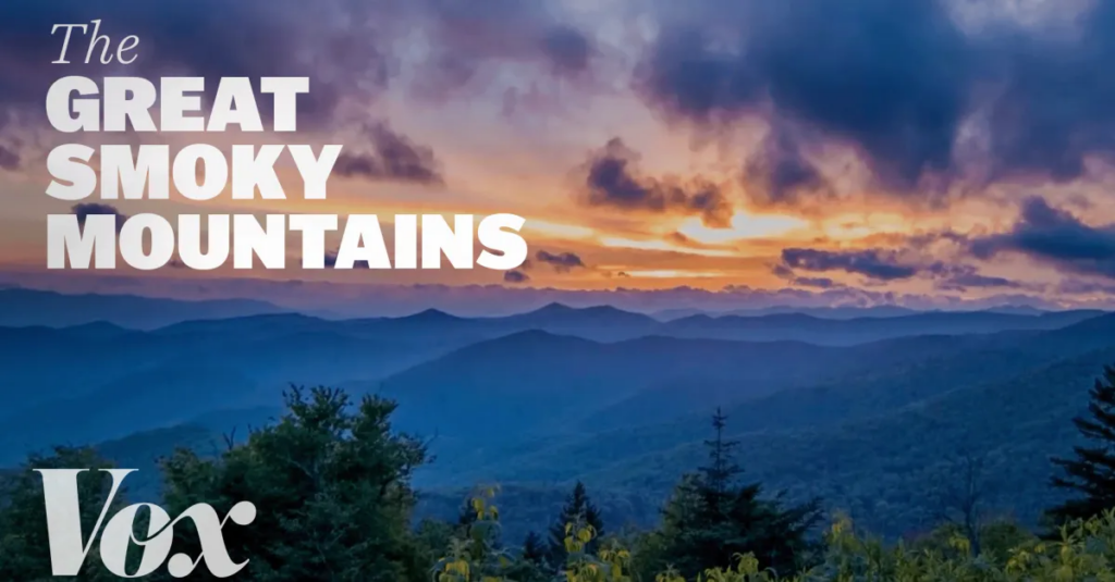 What makes the Great Smoky Mountains smoky?