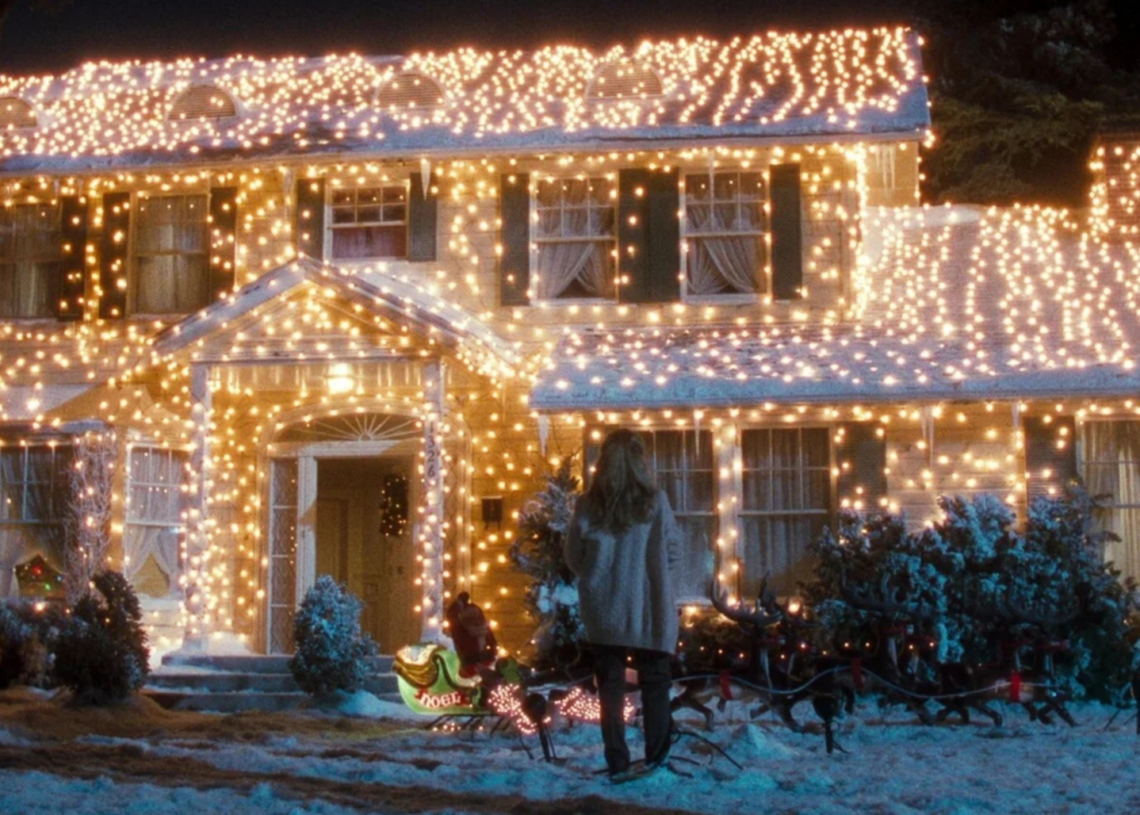 Someone in New York Recreated the ‘Christmas Vacation’ House’s Insane Light Show