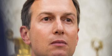 Trump Calls in Nepo Diplomat as Witkoff Struggles to Close Deals