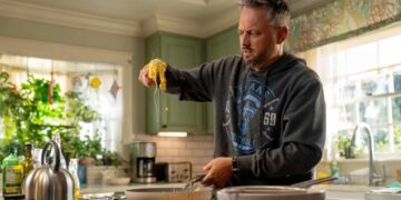 Nate Bargatze’s ‘The Breadwinner’ Casts the Comedian as a Modern Day ‘Mr. Mom’