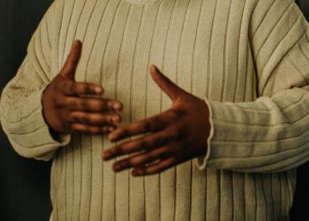 These Simple Hand Gestures Can Make You More Persuasive, Research Finds