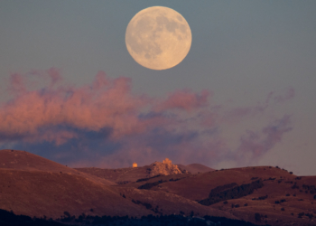 Today’s Moon Phase: December 4, 2025