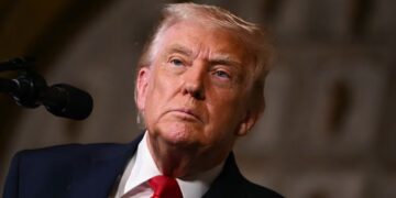 Rebel GOP Senators Fire Warning Shot at Weakened Trump