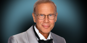 Michael Johnston to Receive Make-Up Artists & Hair Stylists Guild Vanguard Award