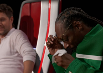 Snoop Dogg Brought to Tears by ‘The Voice’ Frontrunner Ralph Edwards With Rendition of ‘A Song for You’ | Exclusive Clip