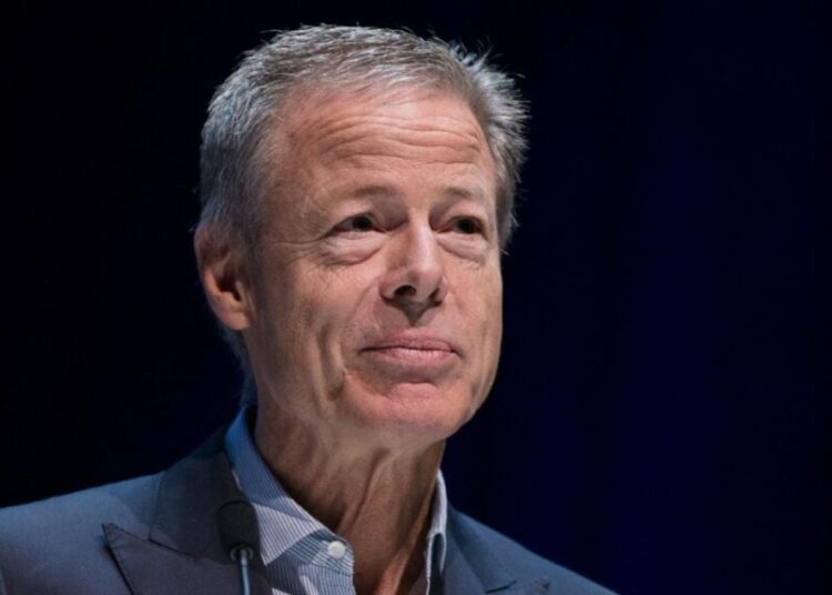 Jeff Bewkes Walks Back Netflix-Albanian Army Dig After Streamer Wins WBD Bidding War: ‘An Unfortunate Flippant Remark’