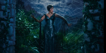 ‘Kiss of the Spider Woman’ Costume Designer Explains How Jennifer Lopez’s Outfit Glows in the Dark