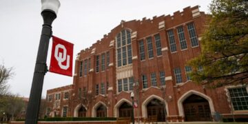 University of Oklahoma removes instructor after grading dispute on gender essay