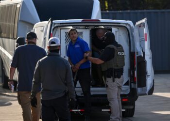 ICE shift in tactics leads to soaring number of at-large arrests, data shows