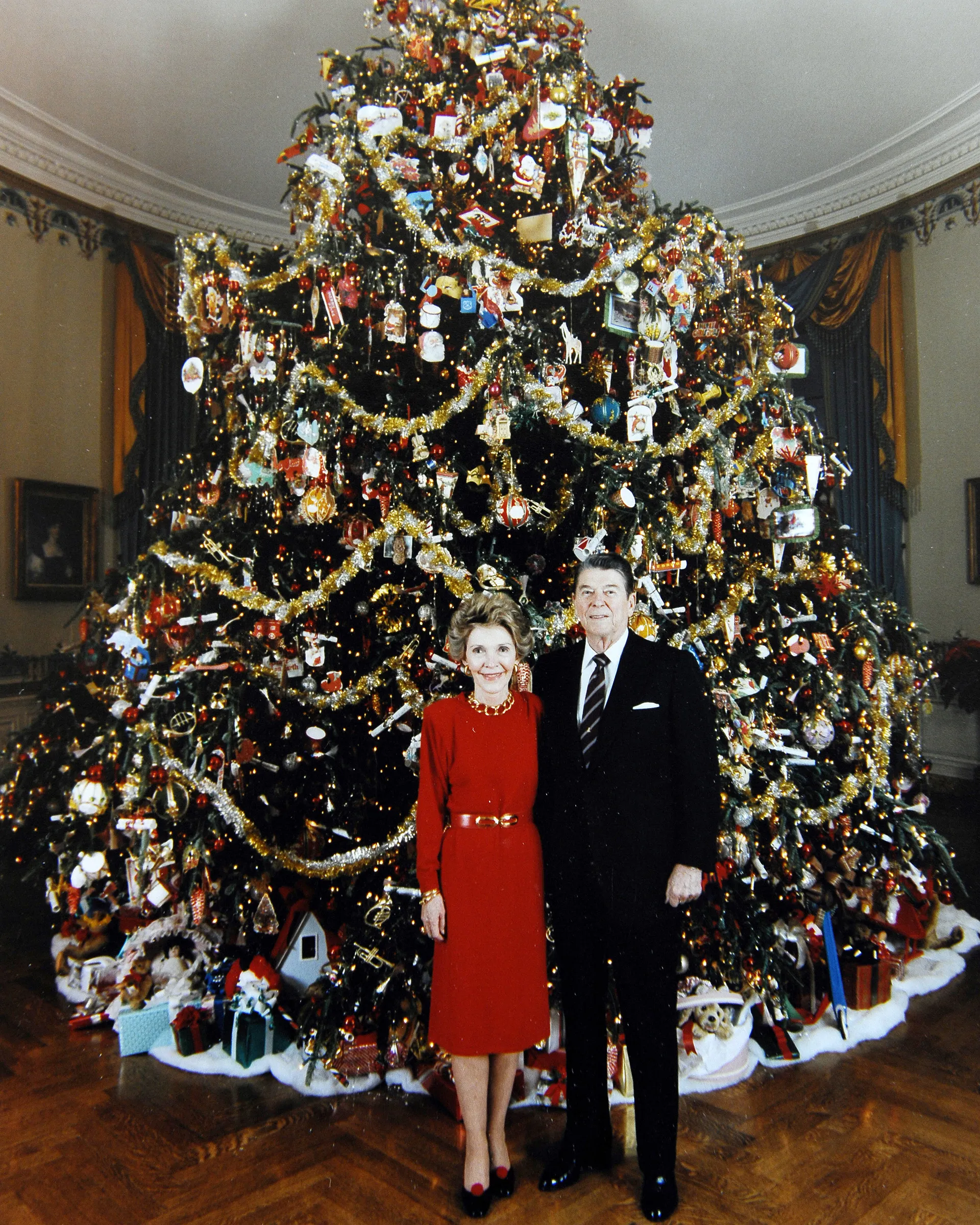 WHITE HOUSE CHRISTMAS TREE