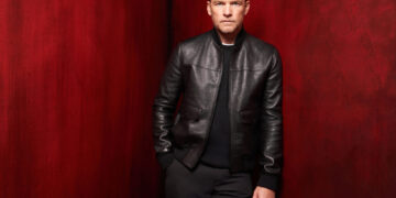 The star of ‘Avatar’ is surprisingly anonymous. He isn’t blue about it.