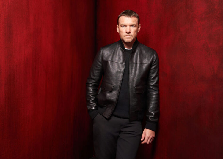 The star of ‘Avatar’ is surprisingly anonymous. He isn’t blue about it.