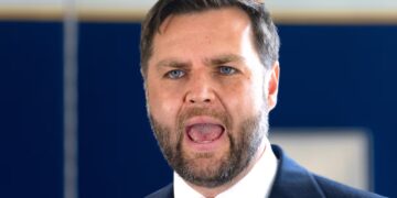 MAGA Senator Is Secretly Trashing Vance Ahead of 2028 Showdown