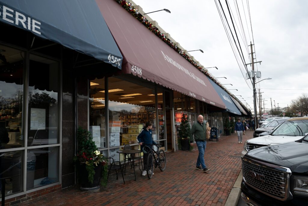 In Arlington, Va.’s Old Dominion, neighbors bond over local causes