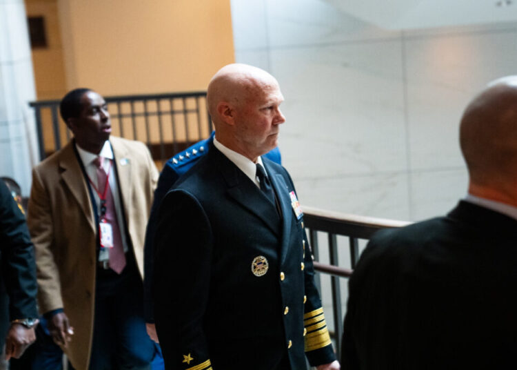 Democrats press for expanding inquiry into Caribbean boat strike