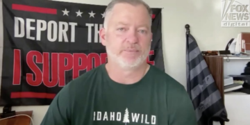 Bar Owner Who Offered Free Drinks for ICE Tips Says He’s Getting Death Threats