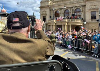 I’m a cynic. These 5 stories this year gave me hope for humanity.