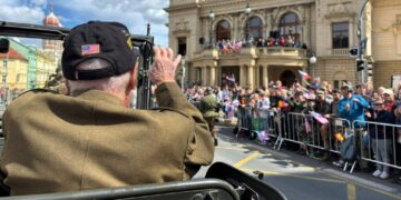 I’m a cynic. These 5 stories this year gave me hope for humanity.