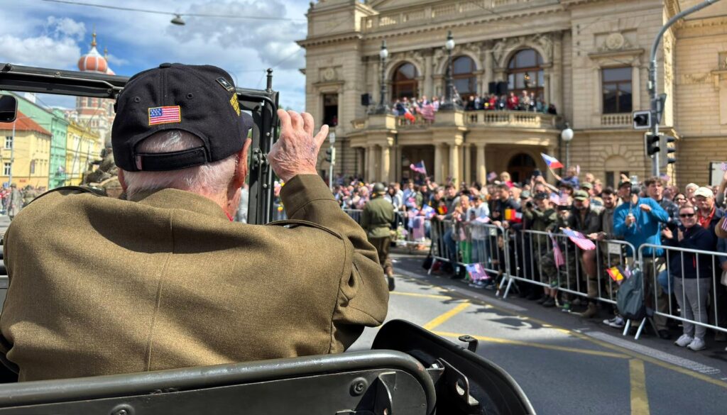 I’m a cynic. These 5 stories this year gave me hope for humanity.