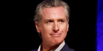 Gavin Newsom Mocks Intimate Picture of MAGA Rocker Golfing With Trump