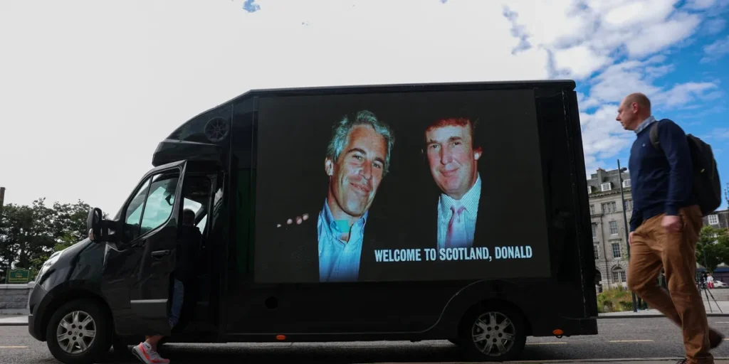 Trump is giving ‘the game away’ by keeping the Epstein story alive: conservative analyst